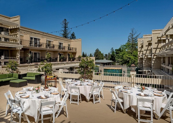 Toll House Hotel image 2